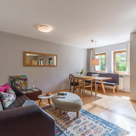 Apartman M *